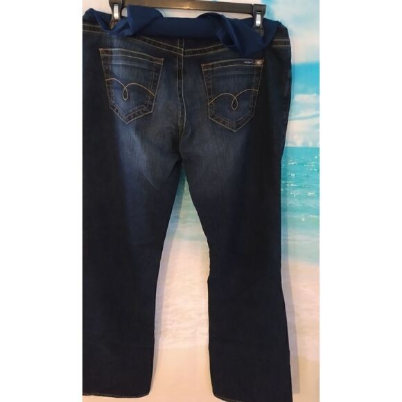 "A Pea in the pod" woman's maternity jeans. - Picture 2 of 5